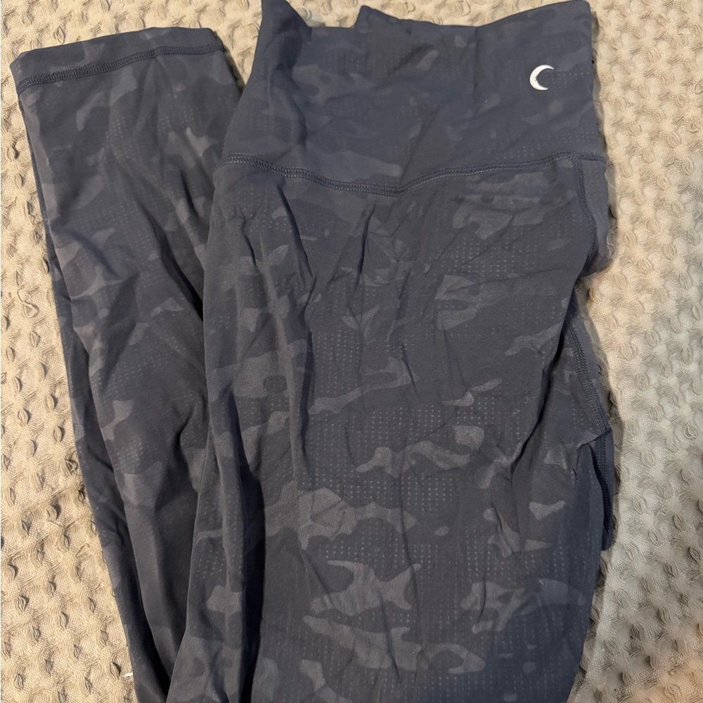 Zyia camo leggings